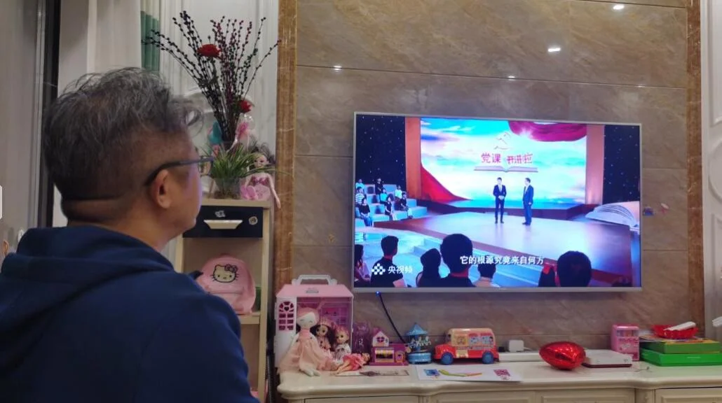 龙君学党课2.jpg